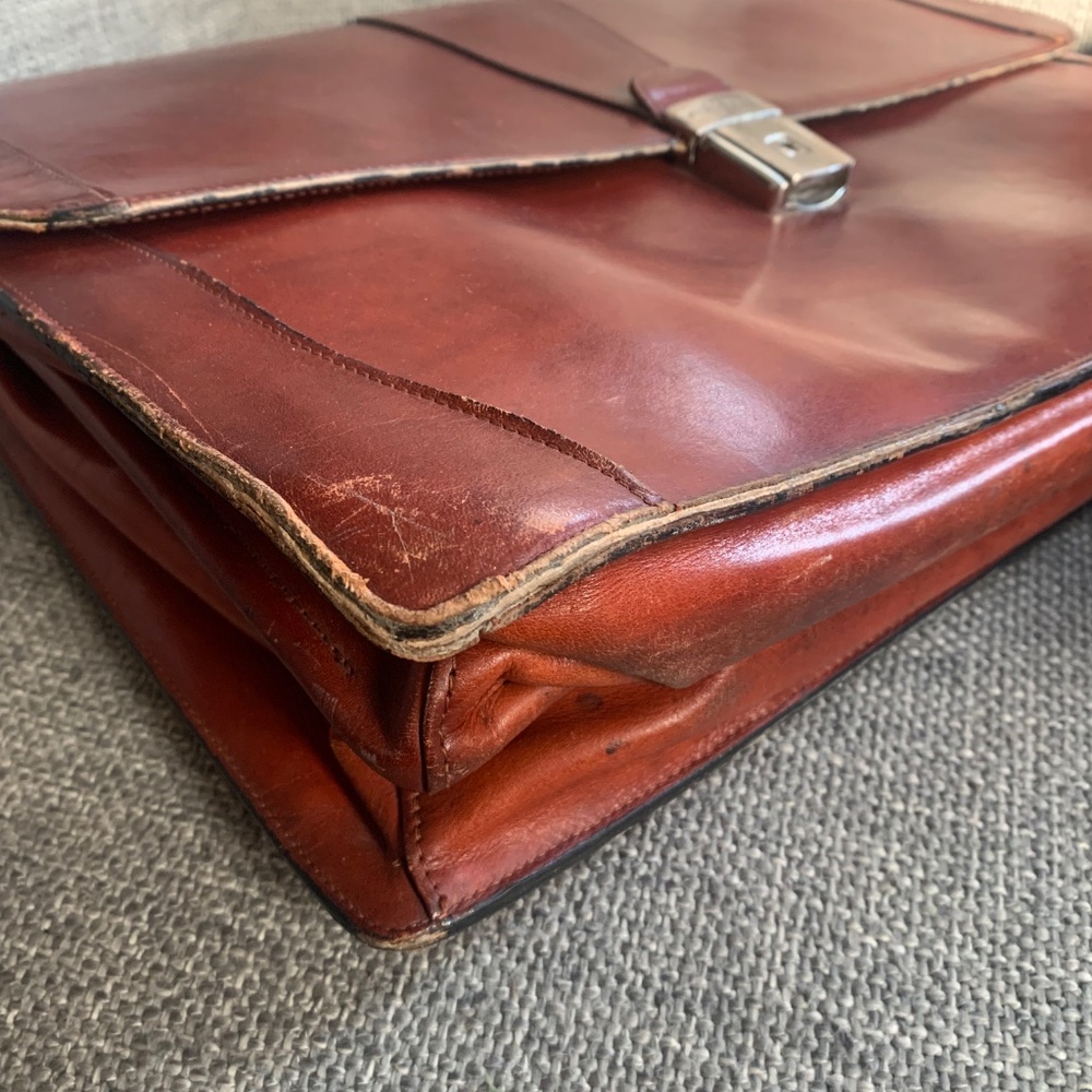 Full-grain vegetable-tanned leather briefcase - made in Italy - Bosca - Picture 6 of 12